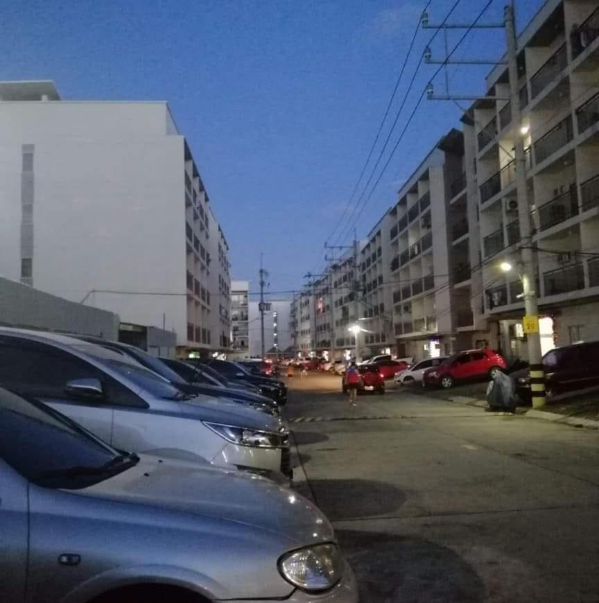 Ekonumi Rooms At Moonwalk Paranaque Paranaque City المظهر الخارجي الصورة